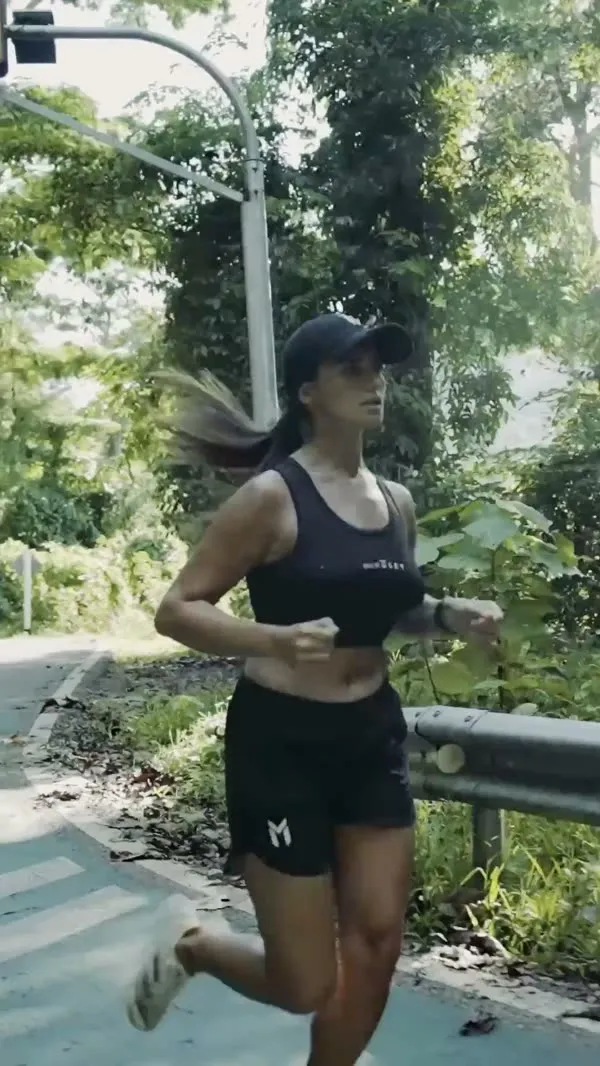 Arriving — Screenshot 2