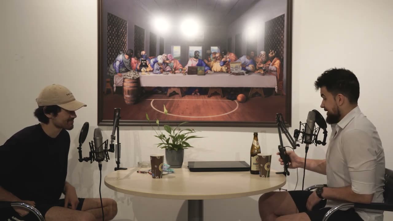 Podcast im Co-Working-Space Raum